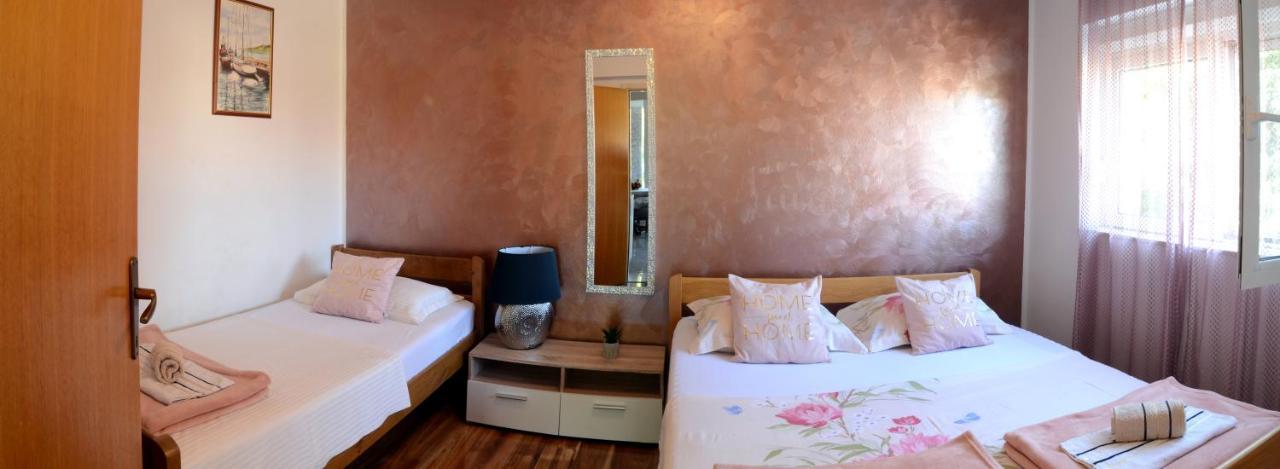 Apartman M&S Биоград на Мору Екстериор снимка